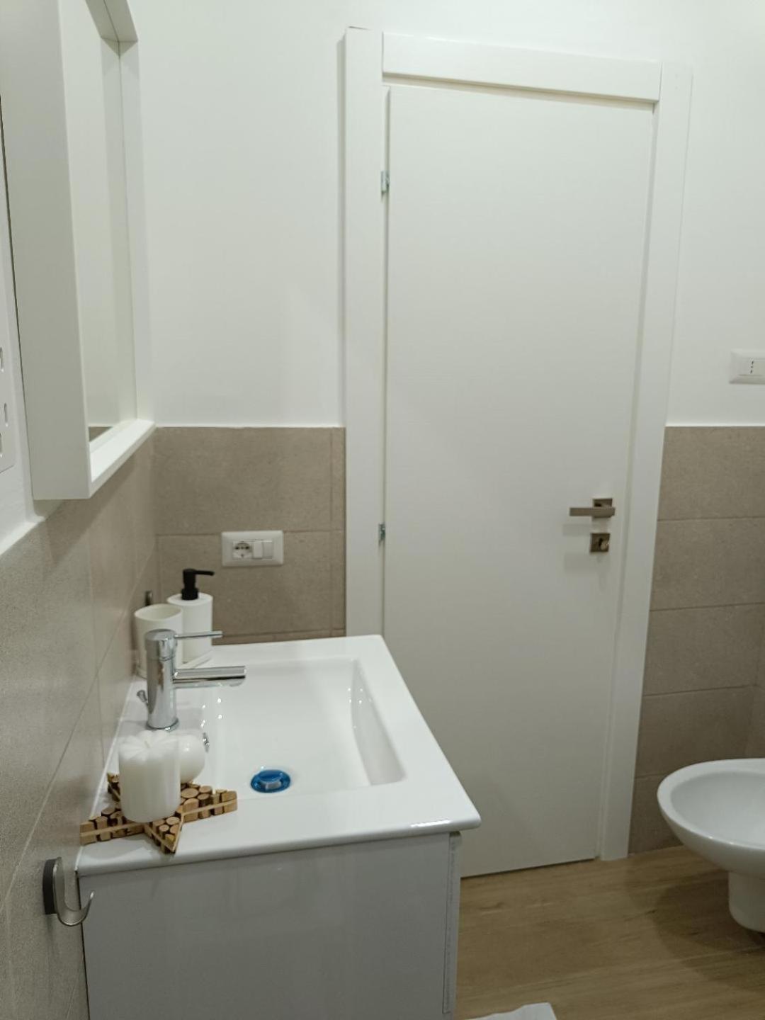 Simply House In Bari Twin Apartment ภายนอก รูปภาพ