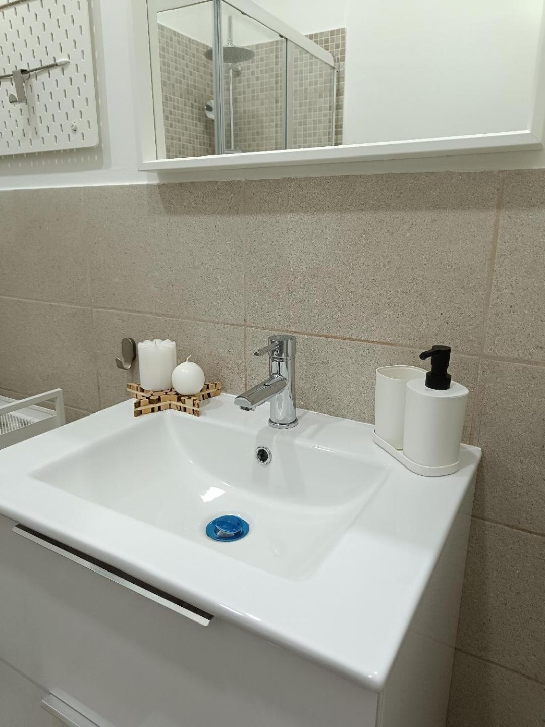 Simply House In Bari Twin Apartment ภายนอก รูปภาพ